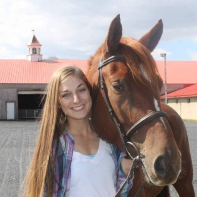 En sus redes sociales Devyn se muestra como una amante de los caballos.