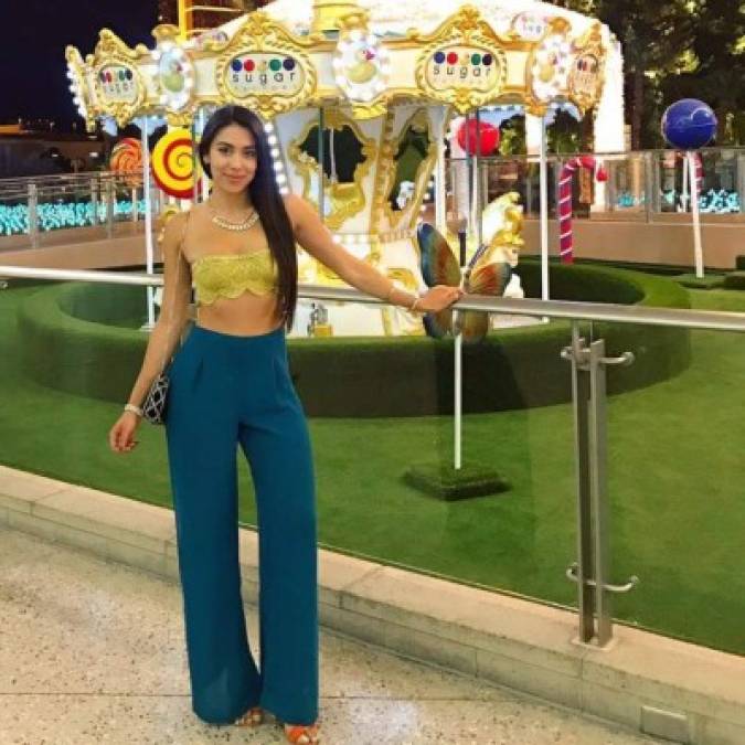 Helena iniciaba su carrera de modelaje en Las Vegas y compartía imágenes en su cuenta de Facebook de su vida en esa ciudad estadounidense.