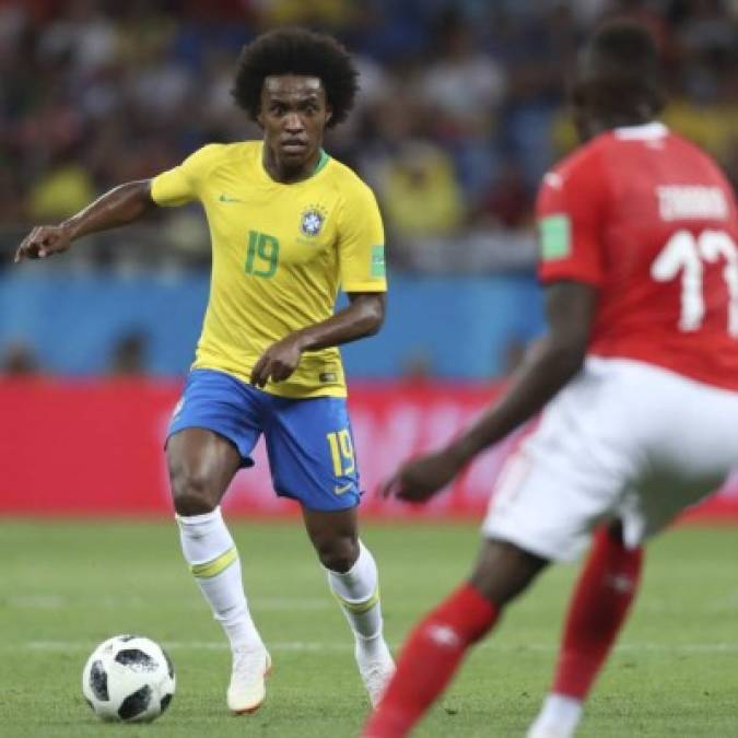 Willian, extremo del Chelsea, fue convocado de emergencia en lugar de Neymar para la Copa América. No se prevé su participación en el amistoso ante Honduras, ya que apenas realizó este sábado su primer entrenamiento en Porto Alegre.