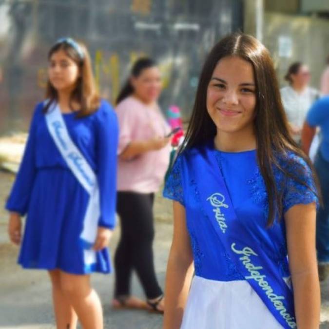 La bella Andrea Esther Lanza del séptimo grado desfiló como Señorita Independencia la escuela Happy New Dawn de San Pedro Sula.