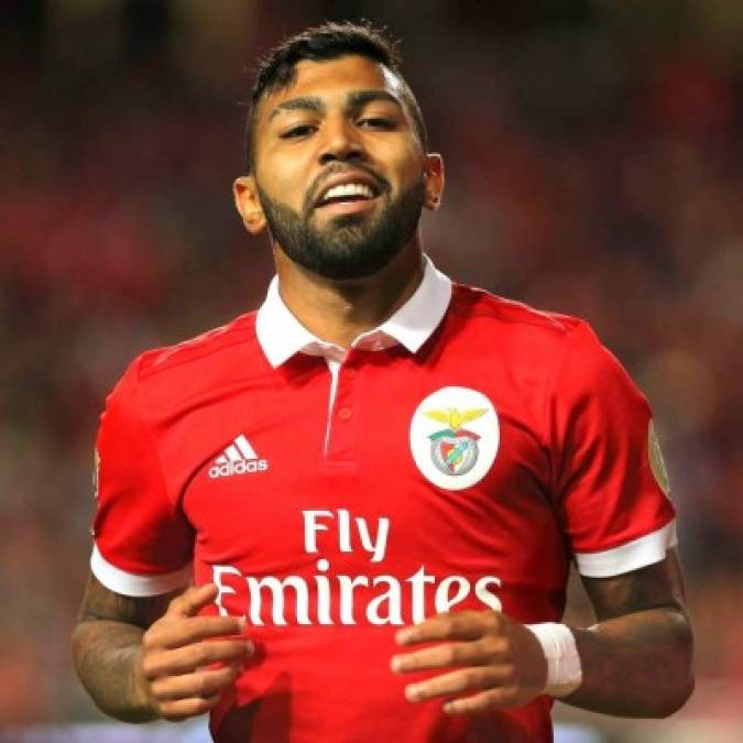 Gabriel Barbosa, jugador del Inter de Milán, cambiará de aires en el próximo mercado invernal. El jugador brasileño se marchó cedido el pasado verano al Benfica, club en el que no ha conseguido tener regularidad, provocando que el propio club haya procedido a poner punto y final a su cesión. El representante del Gabigol confirmó recientemente que la gran prioridad del delantero es jugar. Por lo que su próximo destino tendrá que garantizarle sí o sí que va a tener minutos. “Nos da igual que sea Europa o Brasil, pero estamos seguros de que Gabi tendrá minutos en el próximo club al que llegue”.