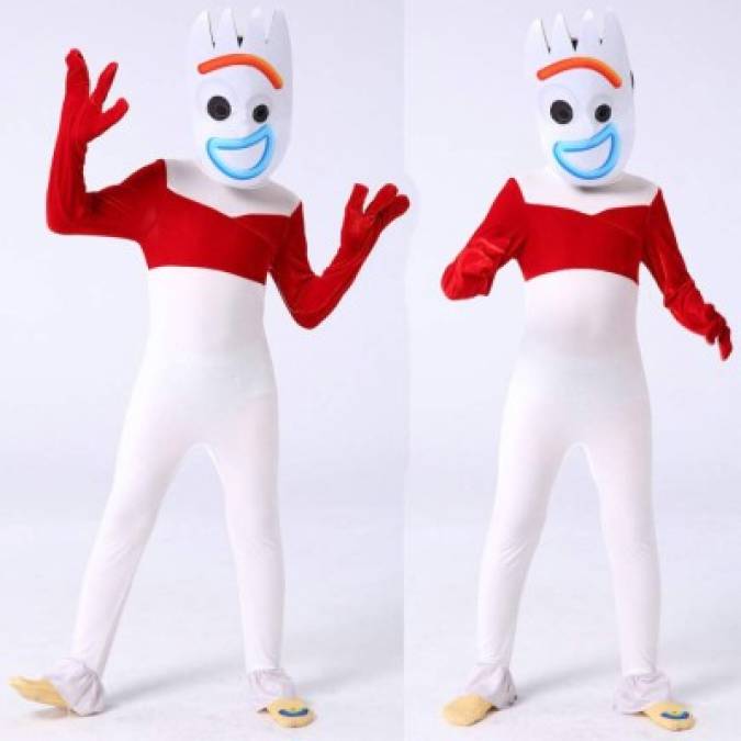 Forky de 'Toy Story 4' es uno de los personajes más queridos del año y por eso un disfraz como este te convertiría en el alma de la fiesta. Puedes ordenarlo en línea o ponerte un poco creativo y hacerlo de forma manual, tú decides.