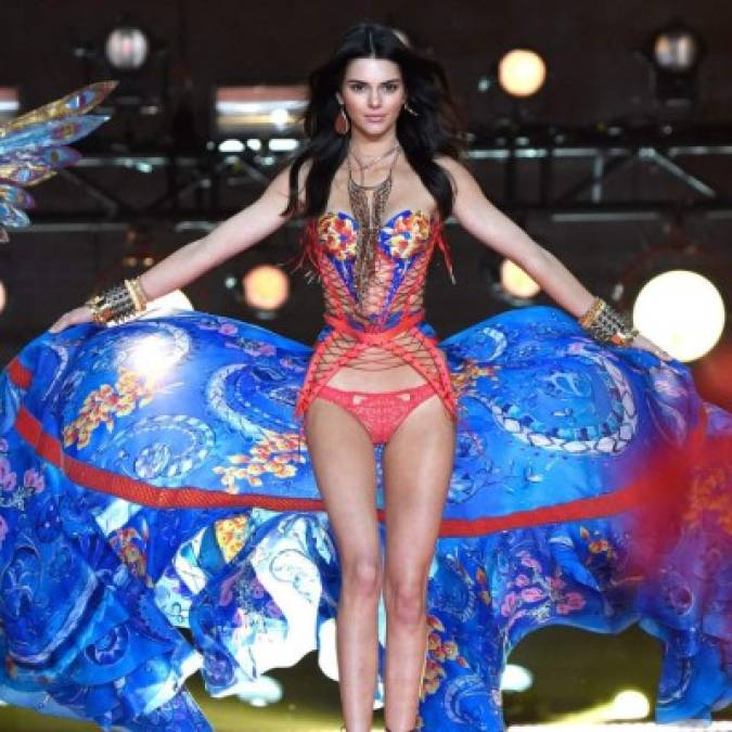 Kendall Jenner en el Victoria's Secret Fashion Show 2015.