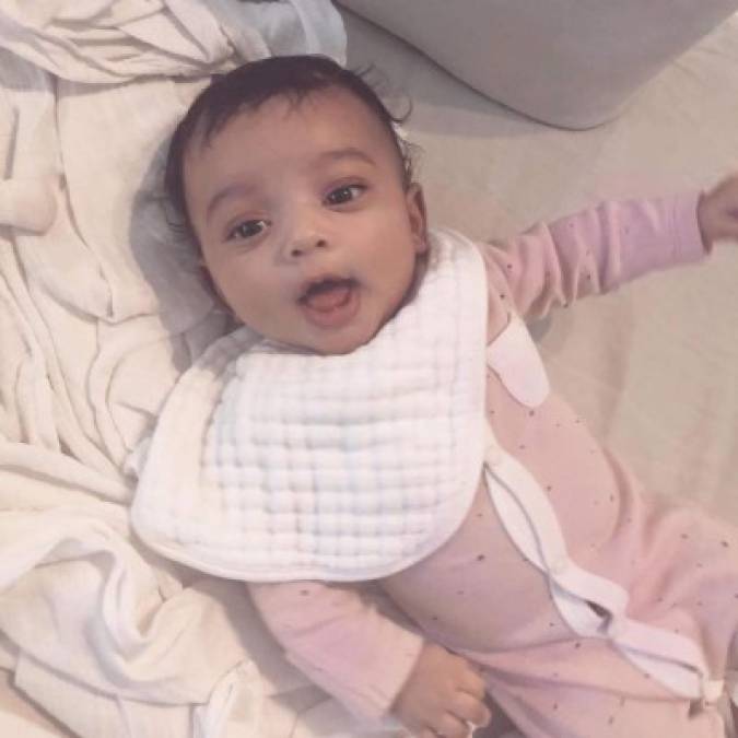 Por su lado Kim Kardashian también compartió una foto de su pequeña, Chicago West-Kardashian; la instantánea publicada el pasado 17 de marzo consiguió en seis días más de cinco millones de likes. <br/>