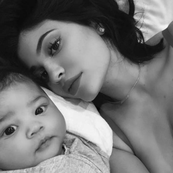 El impacto de Kylie Jenner en las redes sociales es inaudito, ya que con fotografías más sencillas ha logrado superar inmensamente el alcance de la mismísima reina de las selfies, Kim Kardashian.<br/>