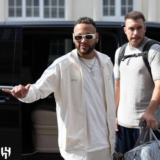 Neymar arribó a Riad para ser presentado este sábado como flamante refuerzo del Al-Hilal, el club saudí que dio el bombazo del mercado de fichajes.