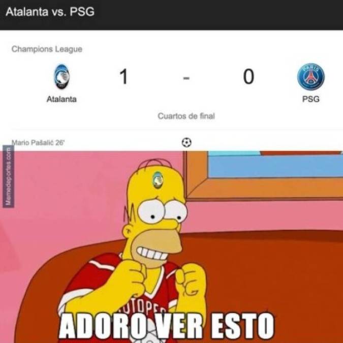 Los aficionados del Atalanta antes de los goles del PSG.