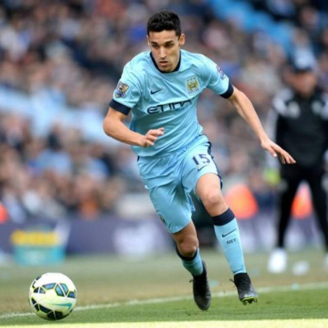 Desde Radio Sevilla, abren la posibilidad de que Jesús Navas regrese al estadio Ramón Sánchez Pizjuan. El jugador estaría esperando la decisión de Pep Guardiola, entrenador del Manchester City, sobre su futuro.