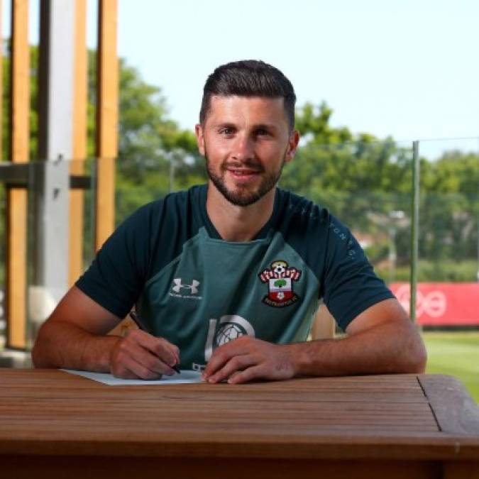 El Southampton ha hecho oficial la renovación de Shane Long, que acababa contrato con el clu el próximo 30 de junio. El atacante irlandés de 33 años ha firmado una ampliación contractual de dos temporadas por lo que estará ligado al Southampton hasta el 2022.