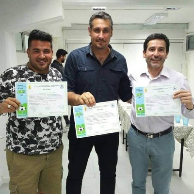 Juan Obelar sacó el curso de entrenador y ya ha tenido sus primeras experiencias. Dirigió al Mutual Uruguaya de Futbolistas Profesionales.