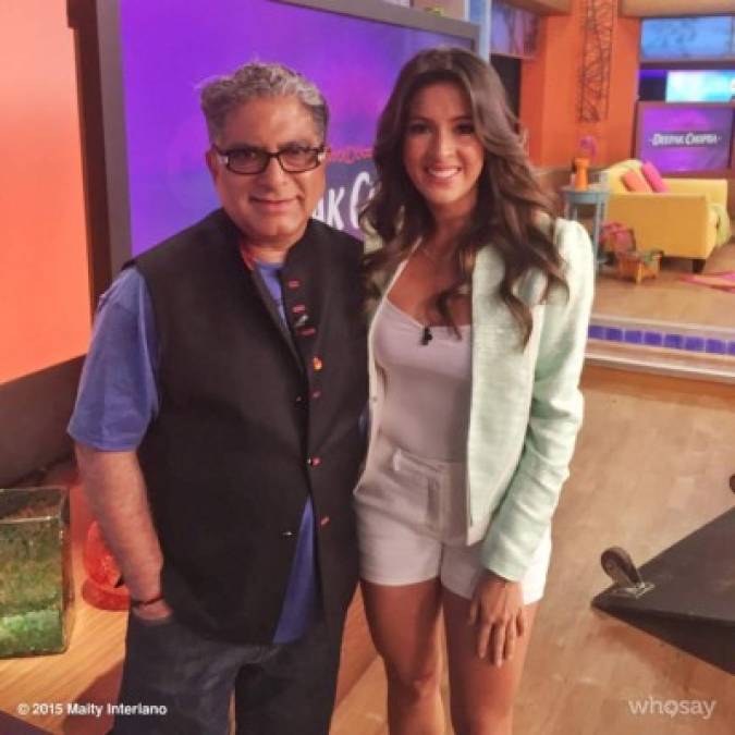 Deepak Chopra junto a Maity Interiano.