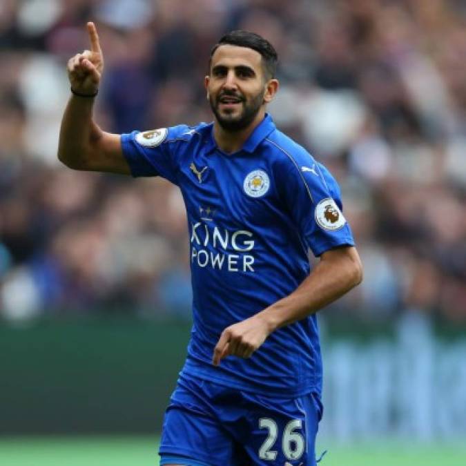 Riyad Mahrez es uno de los futbolistas que ha pegado un bajón impresionante en el Leicester City esta temporada pero pese a ello, cuenta con muchas ofertas para cambiar de aires en verano pero lo cierto es que destacan dos equipos entre todas ellas, Arsenal y Tottenham Hotspur. Estos dos clubes siguen tratando de hacerse con los servicios del extremo argelino, quien esperará a que termine la temporada para tomar una decisión sobre su futuro.