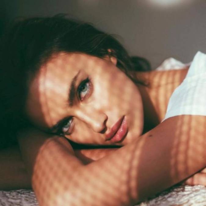 La bella modelo rusa Irina Shayk es considerada como una de las mujeres más bellas del mundo.