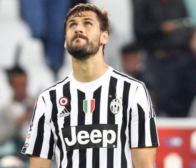 Fernando Llorente: El delantero español decidió no renovar con el Athletic de Bilbao y cada vez que tenía la oportunidad lo hacía francamente bien, sumando 27 goles y 10 asistencias con la Juventus en 92 encuentros.