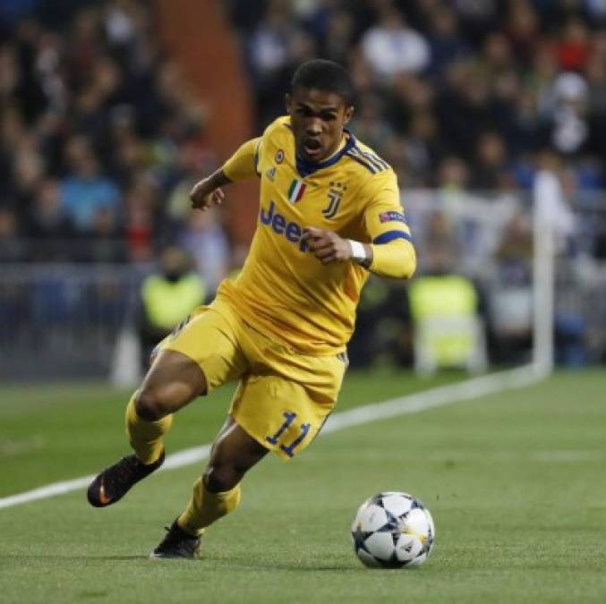 El brasileño Douglas Costa gana 6 millones de euros al años.