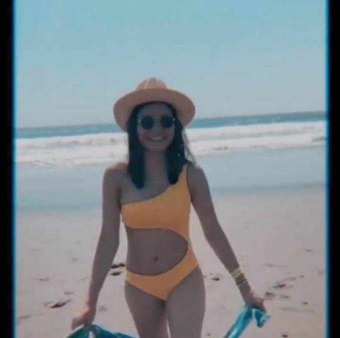 La cantante hondureña Katheryn Banegas se mostró en un bikini amarillo mediante un video que colgó en su cuenta de Instagram.