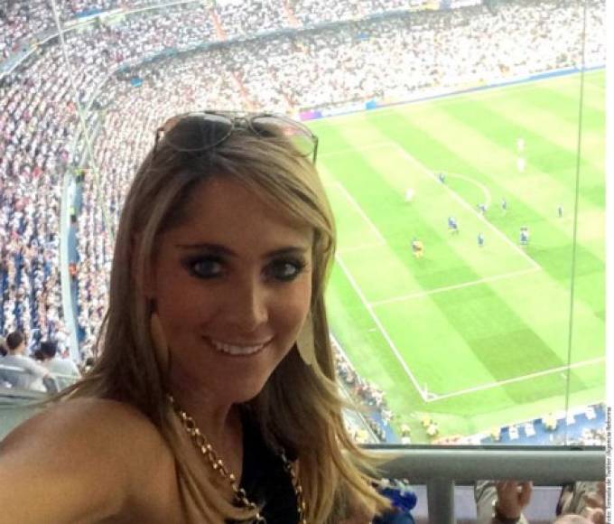 'Desde aquí me toco ver el gol de @Cristiano y precisamente es su palco en el Bernabéu', subió a su cuenta de Twitter la conductora deportiva Inés Sainz.
