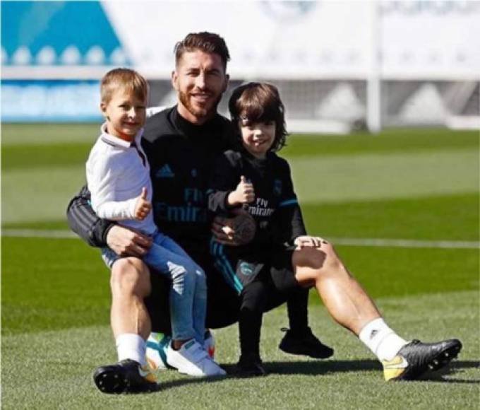 Sergio Ramos - El defensa del Real Madrid tiene dos hijos Sergio y Marco.