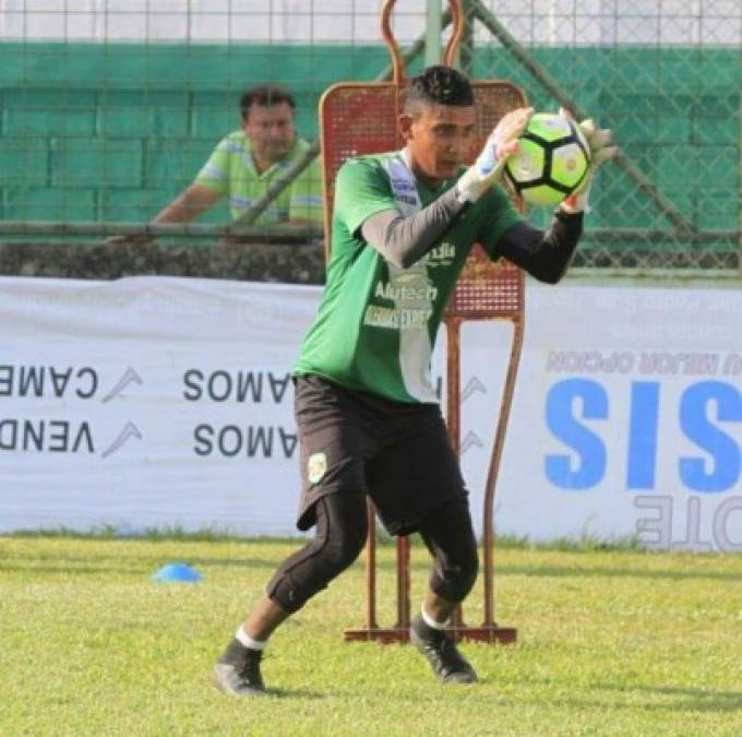 Luis Ortiz: El joven portero está de regreso en Honduras y se ha sumado a los entrenamientos del Marathón en donde busca convencer al Tato García. El cacnerbero junto con Carlos Perdomo desertó el pasado mes de abril en EUA.