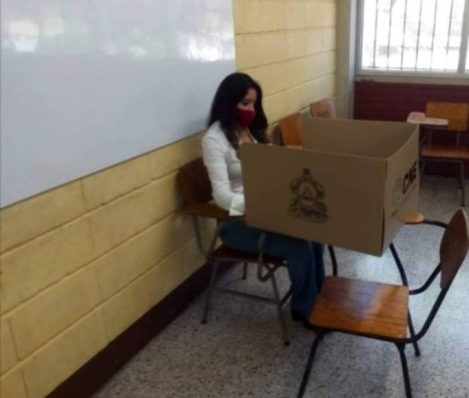 Xiomara Zelaya Castro es precandidata a diputada por el partido Libre.