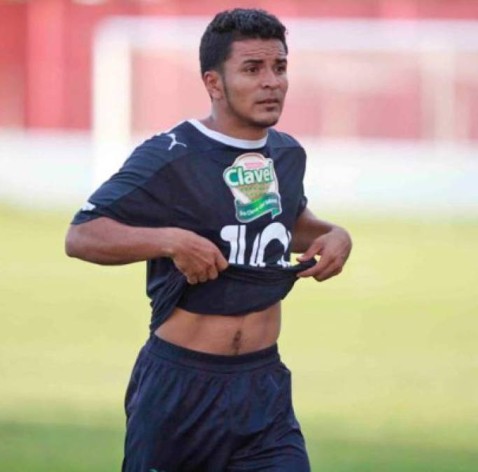 Edwin León: El talentoso jugador es otro de los que no sigue en el Honduras Progreso.