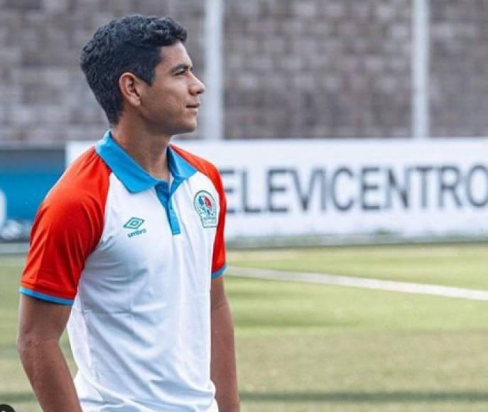 Carlos Pineda: El joven se ha ganado la confianza de Pedro Troglio y será uno de los centrocampistas del Olimpia ante los cremas en Guatemala.