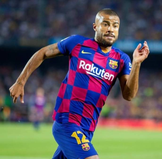 Y el tercer jugador al que Koeman ha crucificado es Rafinha Alcántara, quien tampoco entró en dicha convocatoria. Su ausencia esta primera lista del entrenador holandés deja bien claro que no debe tener cabida en el vestuario cuando se haya cerrado el mercado. El brasileño está, mientras tanto, esperando resolver su futuro y así salir del Barcelona, que pide 15 millones de euros por el traspaso del jugador.