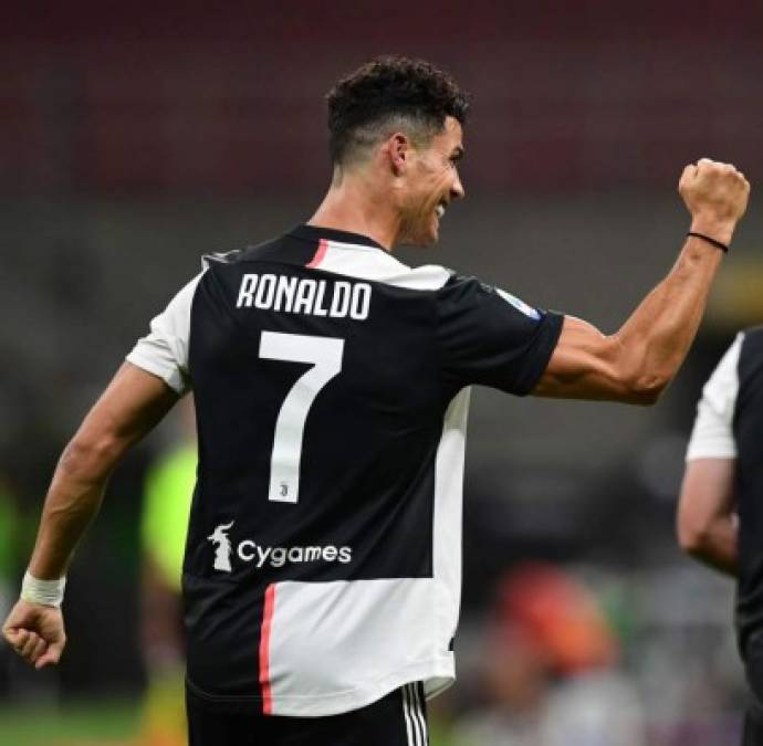 4. Cristiano Ronaldo (Juventus) - El delantero portugués en esta temporada de la Serie A lleva 26 goles y suma 52 puntos. CR7 deja atrás a Messi en la clasificación de la Bota de Oro 2019-20.