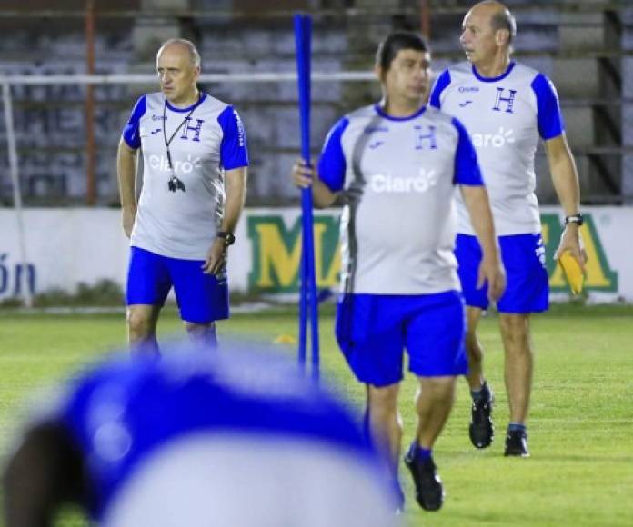 El director técnico de la H se llevará a 20 futbolistas a Martinica para enfrentar a ese representativo este jueves en la ciudad de Fort-de-France en choque que dará inicio a partir de las 7:00pm y que no tendrá repercusiones en el ranking FIFA debido a que la selección caribeña solo está afiliada a la Concacaf y no a la FIFA.