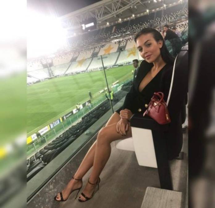 Georgina Rodríguez conquistó el corazón de Cristiano Ronaldo y siempre lo apoya en cada partido que disputa, ahora con la Juventus.