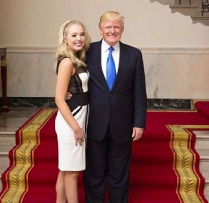 Tiffany mantiene una relación más distante con Trump en comparación a sus hermanos mayores, que manejan el emporio de la familia y de Ivanka, que se ha convertido en asesora presidencial junto a su esposo, Jared Kushner.