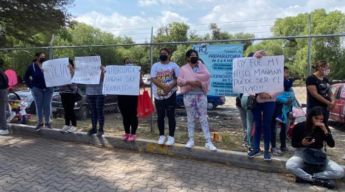 Padres de menor que fue quemado por compañeros en México piden justicia