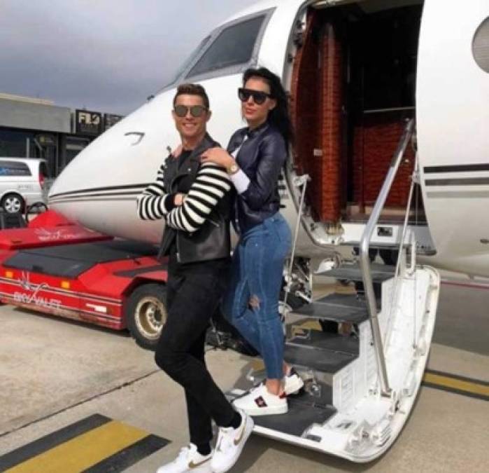 El pasado de 12 de noviembre, Cristiano y Georgina recibieron a su primera hija como pareja: Alana Martina.