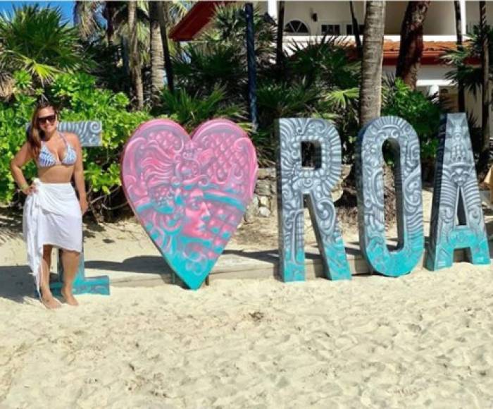 Andrea Velásquez, presentadora de Canal 11, disfrutó de los útlimos días de vacaciones en Roatán.