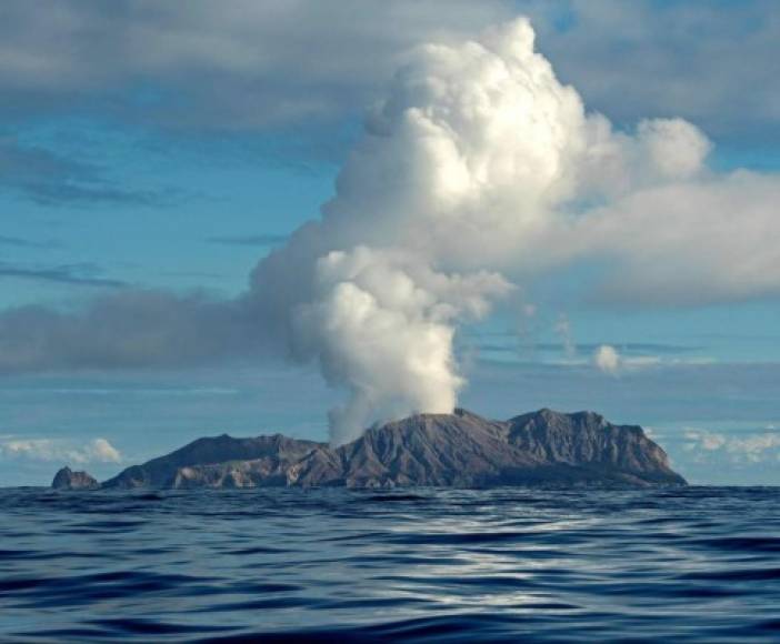 White Island es el volcán con más actividad del archipiélago neozelandés, según la agencia gubernamental GeoNet.