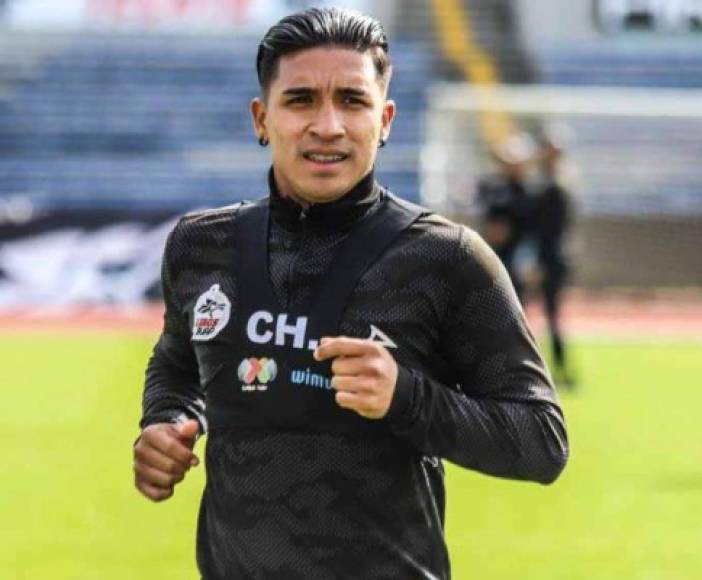 Michaell Chirinos: Bombazo, según el periodista de Televisa, Fernando Jesús Torres, el delantero hondureño podría llegar al poderoso América de México para la próxima temporada, el club más grande del balompié mexicano. El delantero de 23 años de edad destacó en las últimas dos temporadas con Lobos BUAP, el Olimpia es dueño de su ficha.