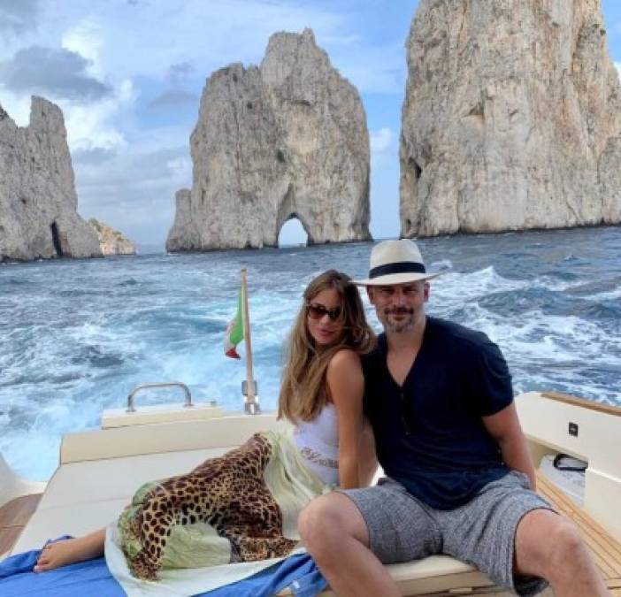 La actriz también disfrutó del mar; Vergara en Manganiello viajaron hasta Capri, Italia, para celebrar con un almuerzo especial.