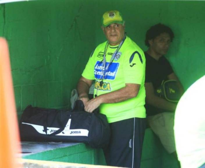 Germando Adinolfi: Uruguayo que decidió hacer su vida en Honduras y hoy radica en Puerto Cortés. Ha sido preparador físico de varios clubes de la Liga Nacional.