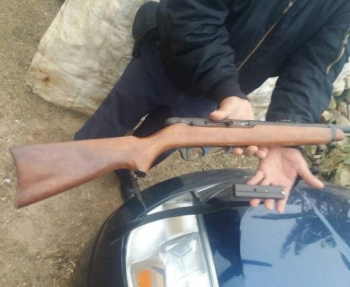 En Chinacla, La Paz, se logró la detención de dos personas en posesión de armas de fuego.