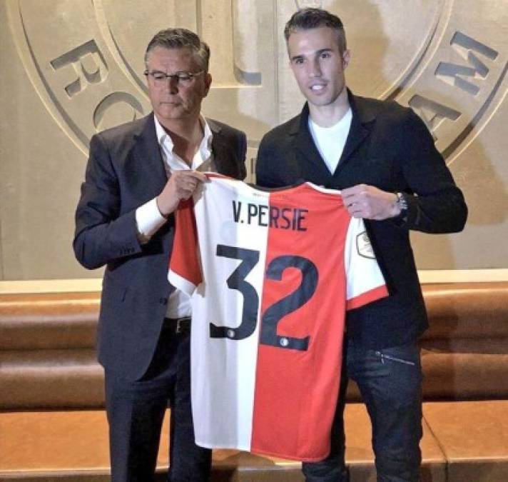 El veterano delantero holandés Robin Van Persie, regresa al Feyenoord. Nada más y nada menos que 14 años después de haber salido de allí. Van Persie quedaba libre en el Fenerbahçe, donde estaba desde 2015.