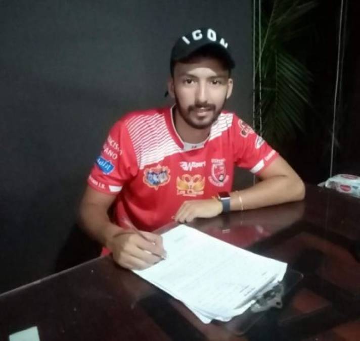 Roberto Pipo López: El portero hondureño fue presentado como nuevo jugador del Coatepecano IB, de Quetzaltenango, de Liga de Ascenso en Guatemala. Llega procedente del Marathón.