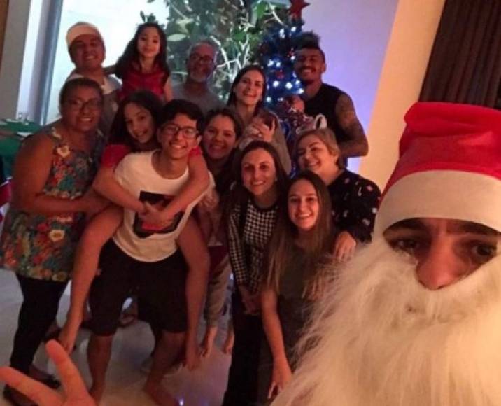 El selfie de Papa Noel a la familia de Paulinho.