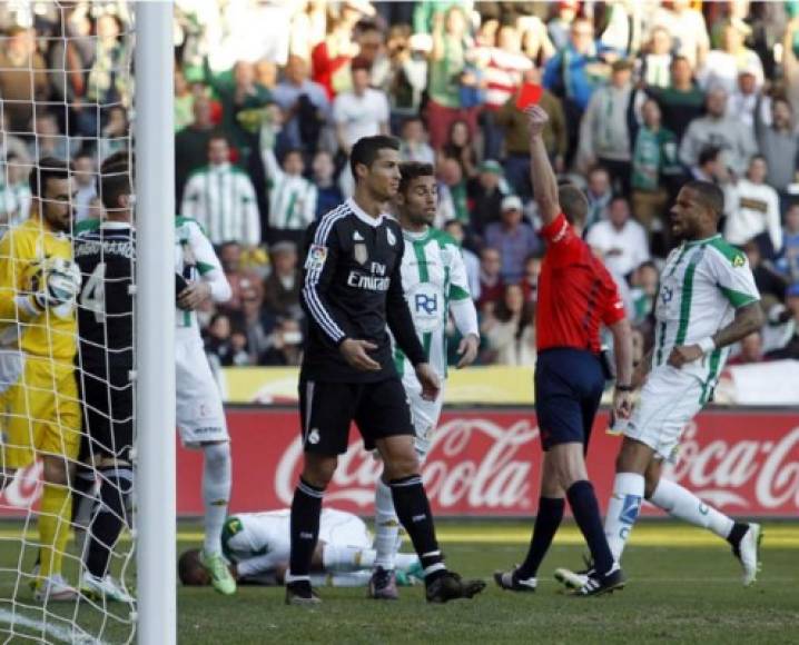 Córdoba-Real Madrid (24 de enero de 2015) - Cristiano Ronaldo fue expulsado tras protagonizar una de sus actuaciones más bochornosas en su carrera deportiva.