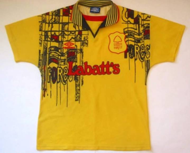 Camiseta del Nottingham Forest en la temporada 95 al 97.