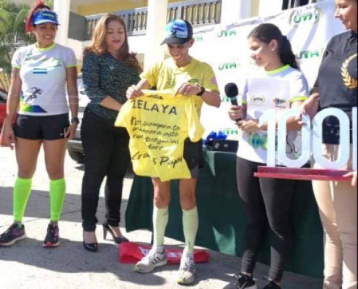 José Zelaya y los demás corredores que lo acompañaron en los 100 kilómetros son parte del club Free Runners SPS.