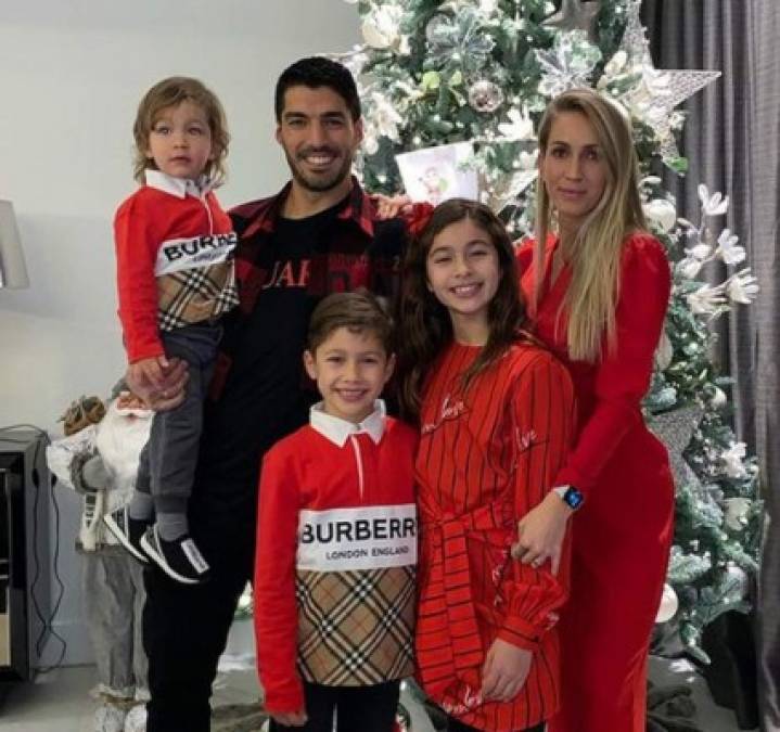 Luis Suárez: El delantero uruguayo del Atlético de Madrid recibió este nuevo año junto a su adorada familia.