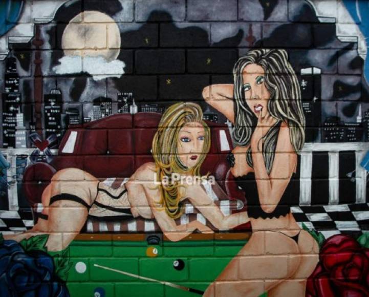 La mujer, la suerte y los juegos también aparecen reflejados en los grafitis en la cárcel de Támara.