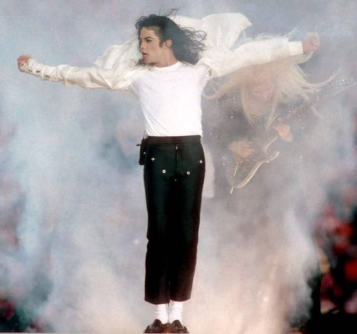 Una de las actuaciones más aclamadas de Michael Jackson fue la que realizó en el intermedio del Super Bowl XXVII en 1993.