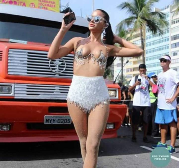 Bruna lució un atrevido vestuario en lencería y ha sido la gran sensación.