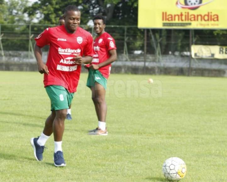 El delantero Júnior Lacayo tras su paso por México regresa a la Liga Nacional de Honduras y hoy ya sudó la camiseta del Marathón.